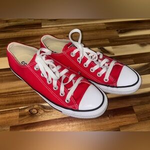 Converse Chuck Taylor All Star Low-Top Sneakers – Red – Women’s Size 8